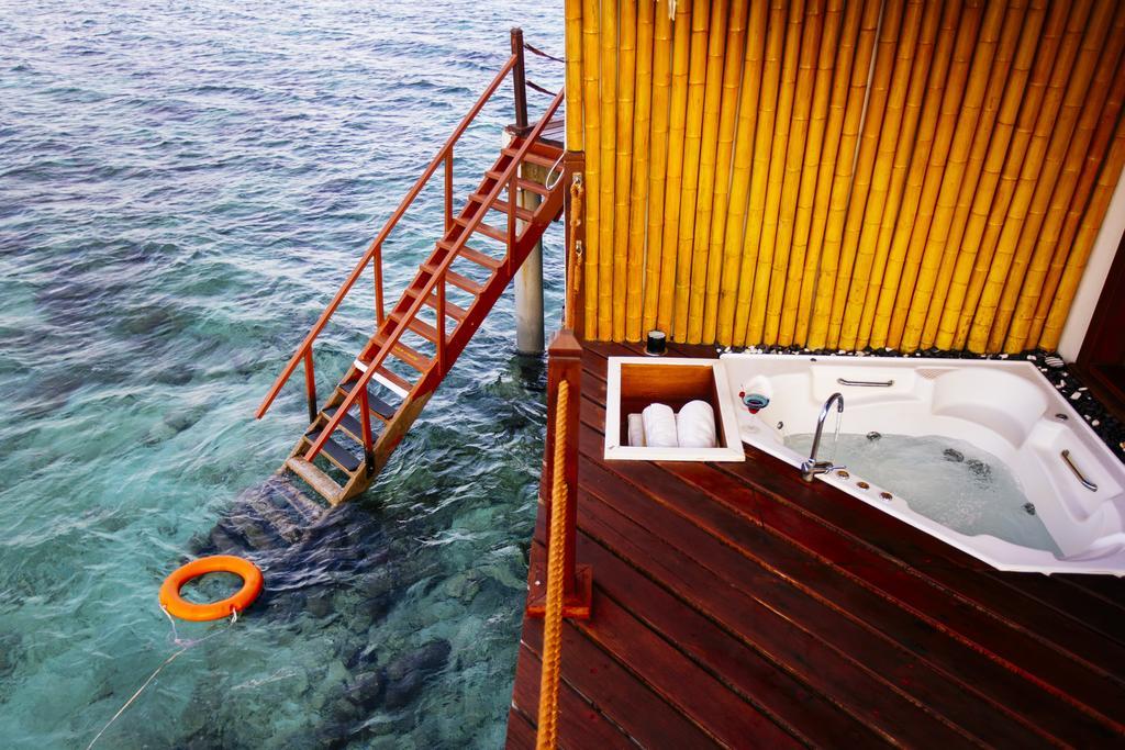 Adaaran Prestige Water Villas Меедхоо Экстерьер фото