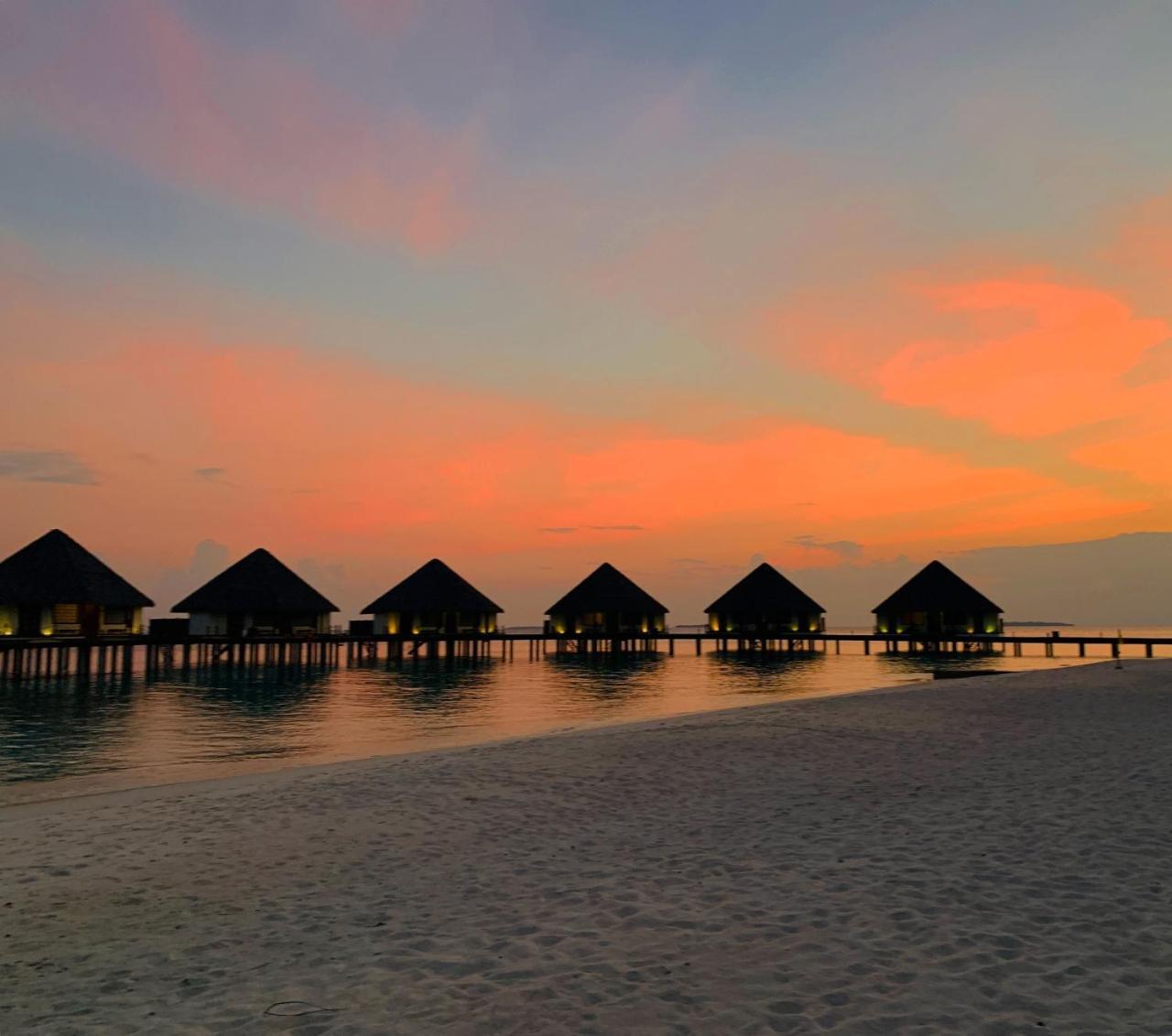 Adaaran Prestige Water Villas Меедхоо Экстерьер фото