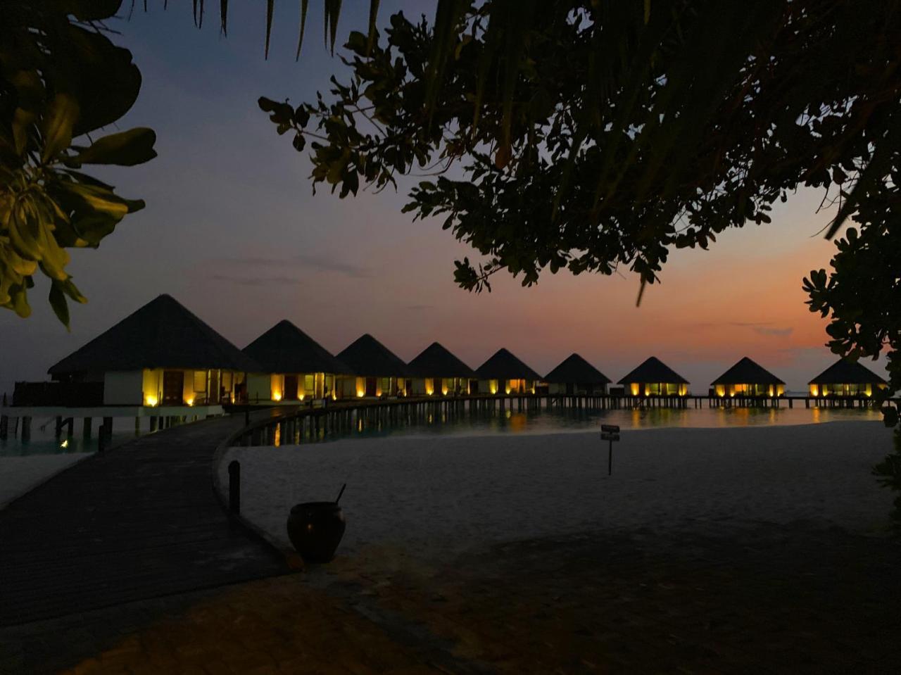 Adaaran Prestige Water Villas Меедхоо Экстерьер фото
